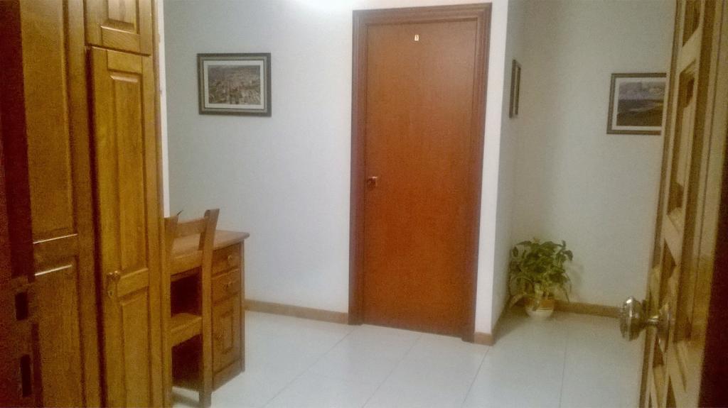 Hostal El Cairo Феррол Экстерьер фото
