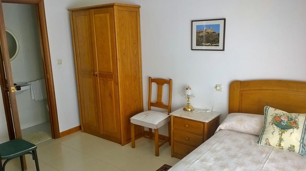 Hostal El Cairo Феррол Экстерьер фото