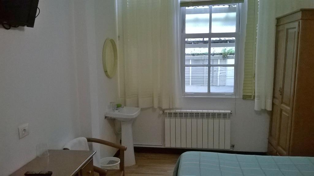 Hostal El Cairo Феррол Экстерьер фото