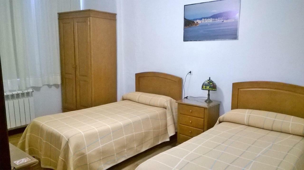 Hostal El Cairo Феррол Экстерьер фото
